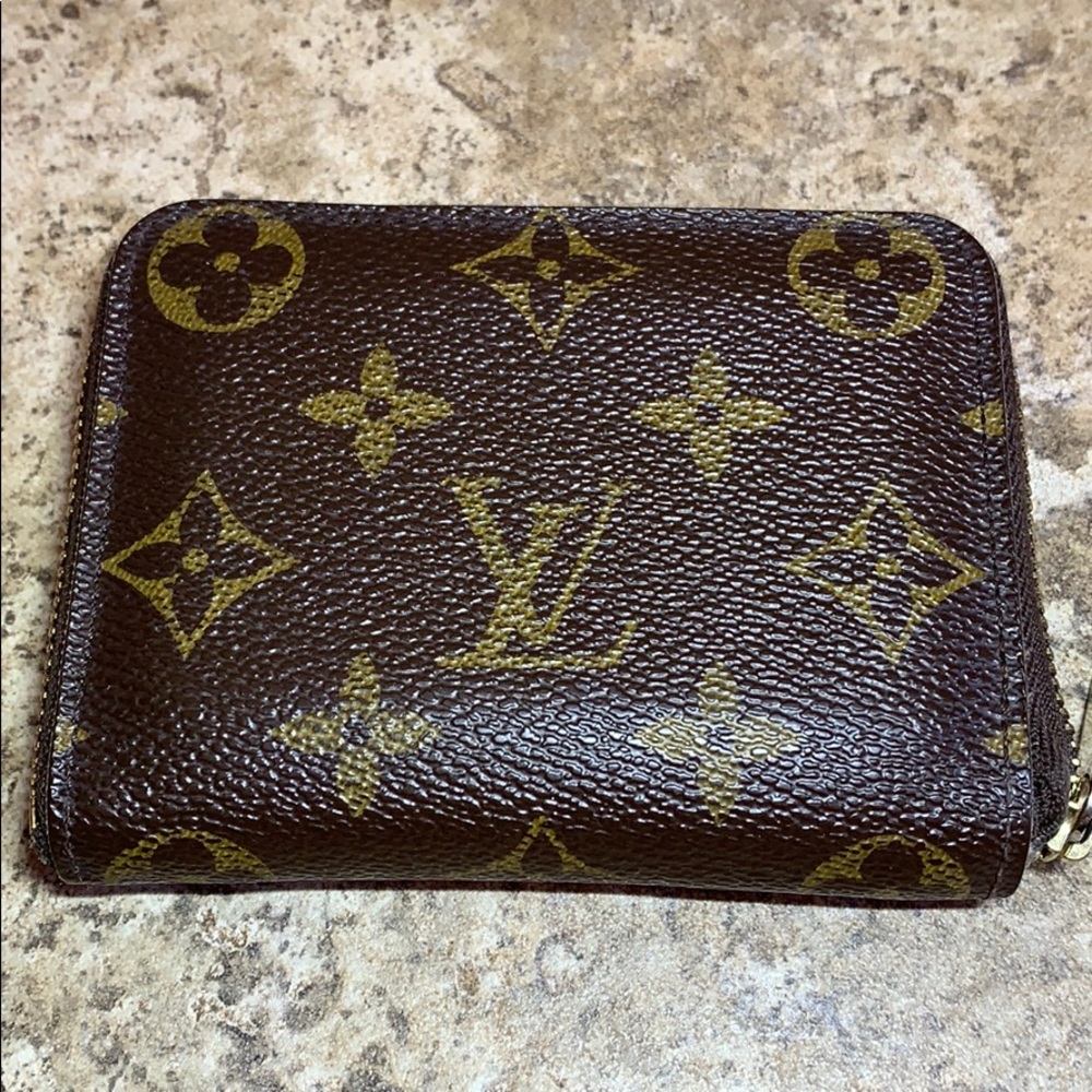 Louis Vuitton Compact Zippy Wallet.